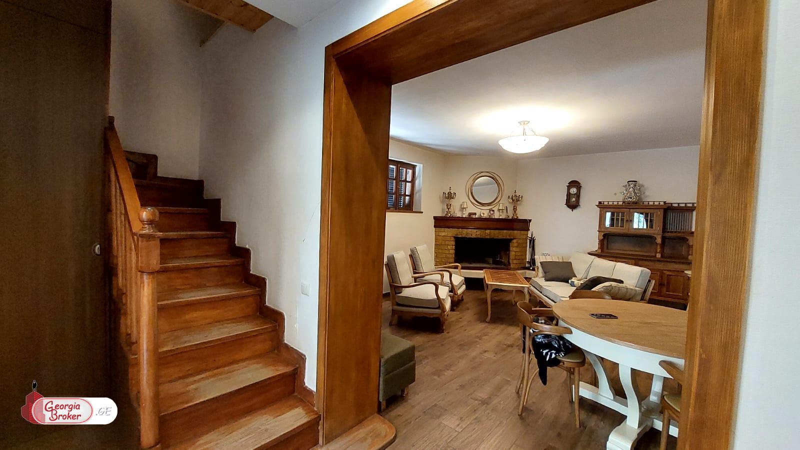 nearly repaired 9-room house for rent